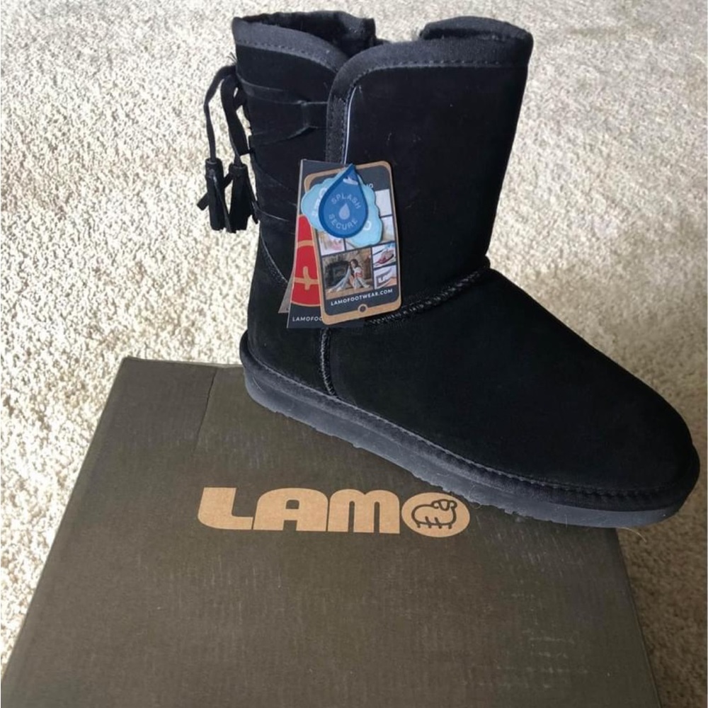 Womens Lamo Kitt suede winter boots.